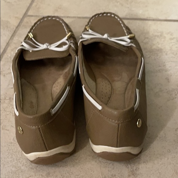 Women’s Boating shoes - Picture 2 of 3